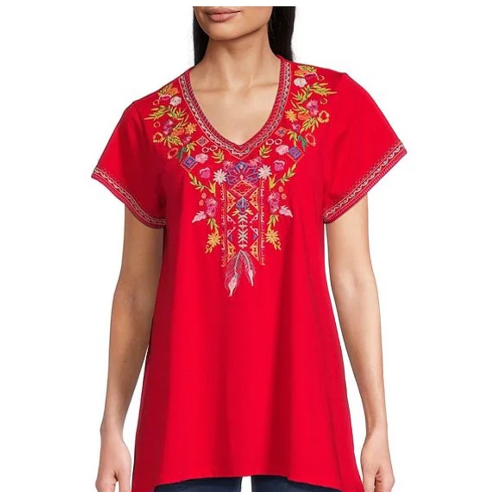 NWT Women’s Calessa Embroidered Top.  Tunic style. Gorgeous.  Large